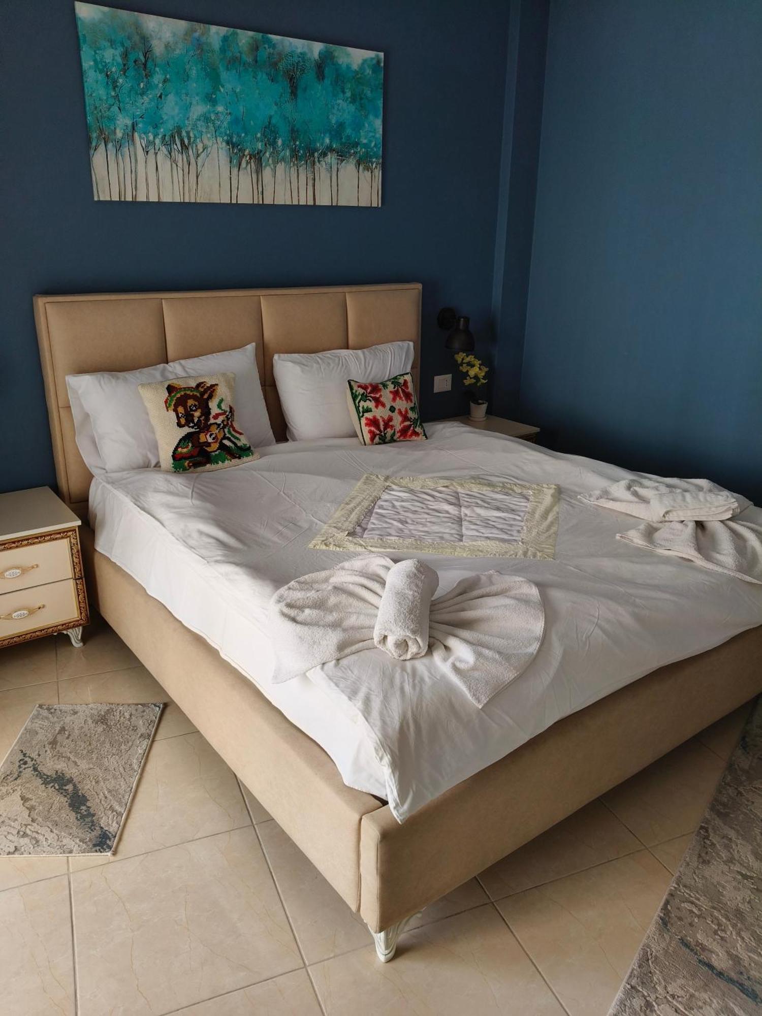 Ajilin Hotel Rooms Korce Habitación foto